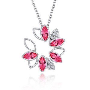 CLEARANCE ** PRICE FIRM ** NWOT Open Circle Of Love Crystal Inlaid Necklace